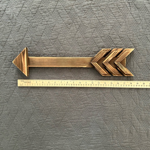 Wood arrow hanging wall or tabletop decor art - Picture 2 of 4